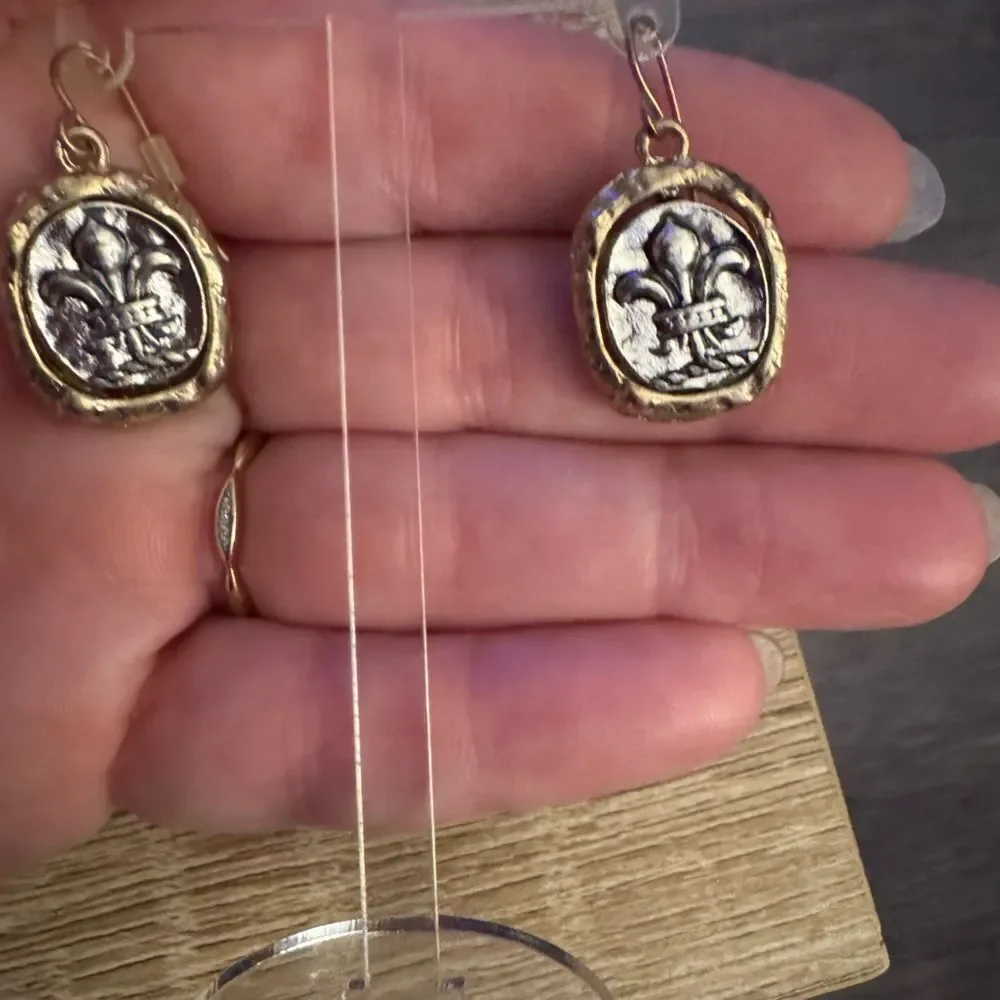 Gorgeous stamped handmade silver and gold earrings❤️